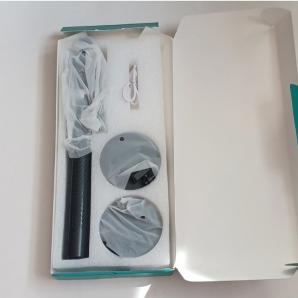 Black Selfie Stick Tripod - Picture 2 of 7